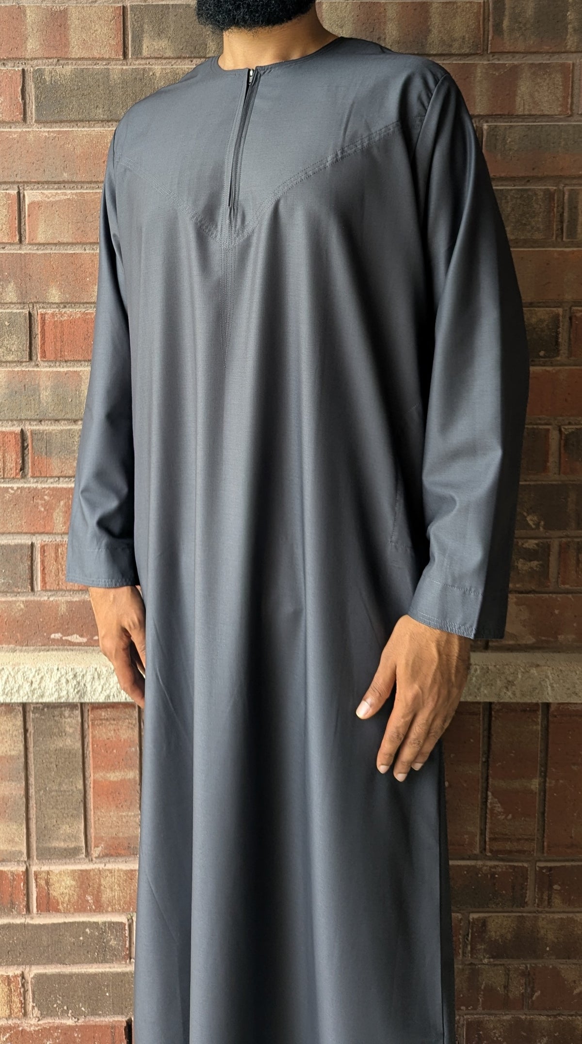 Essential Omani Thobe - Ghafir Grey